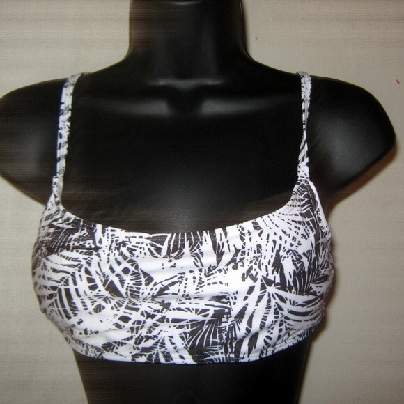 Supplied Shop Large Floral Print  Bikini - Picture 9 of 11